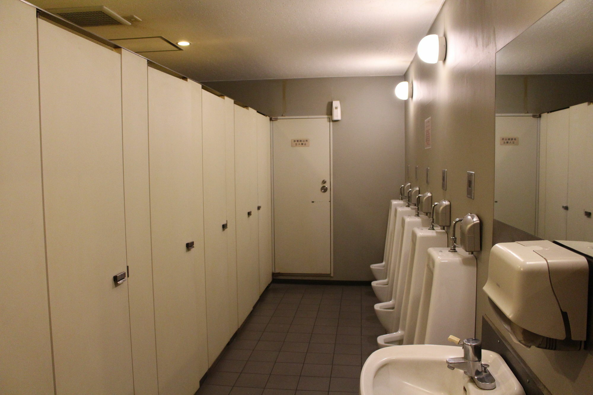 Sauna & Capsule Hotel Hokuo طوكيو المظهر الخارجي الصورة